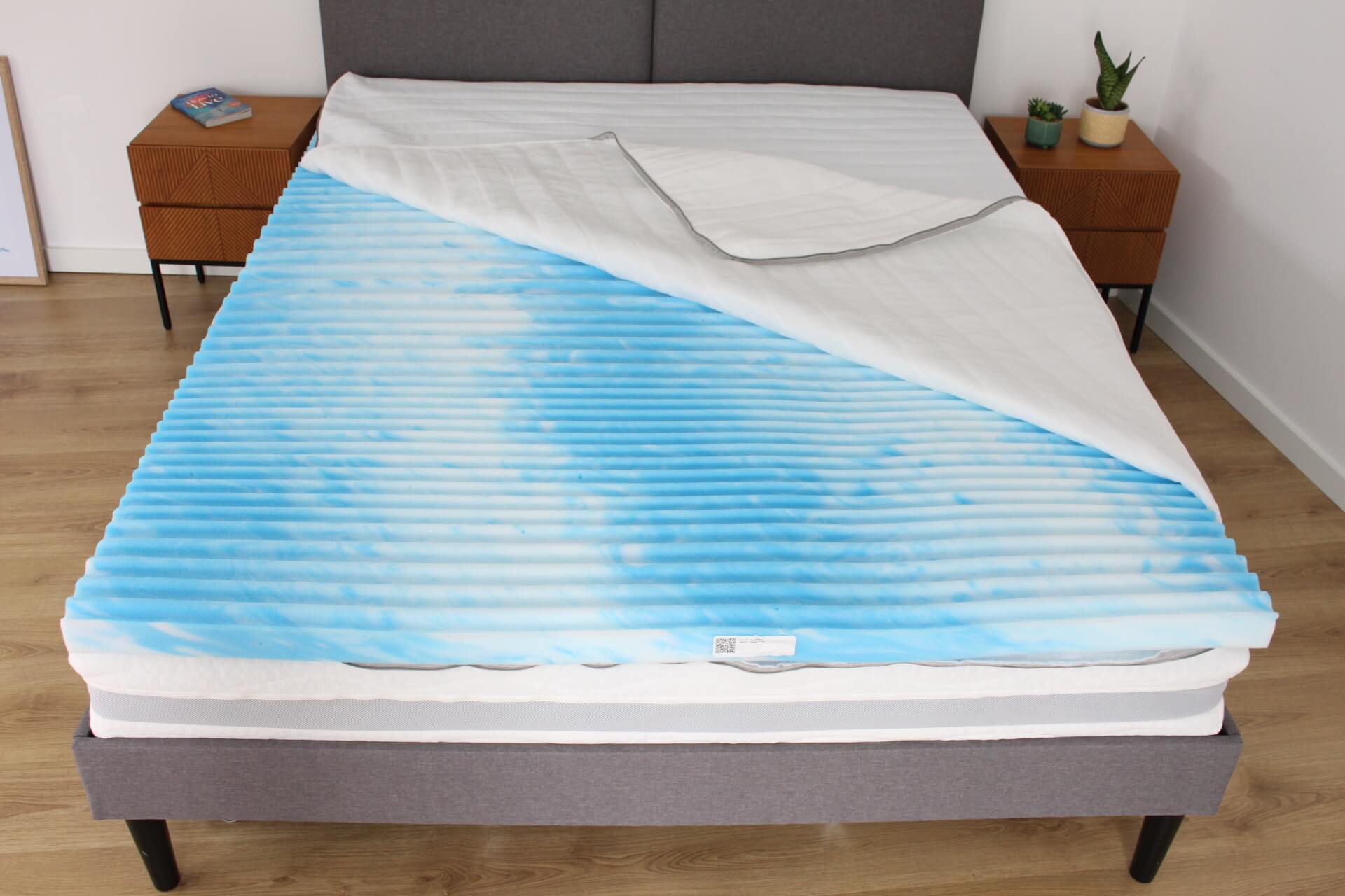 Ravensberger Gel-LUX 50 Topper am Bett